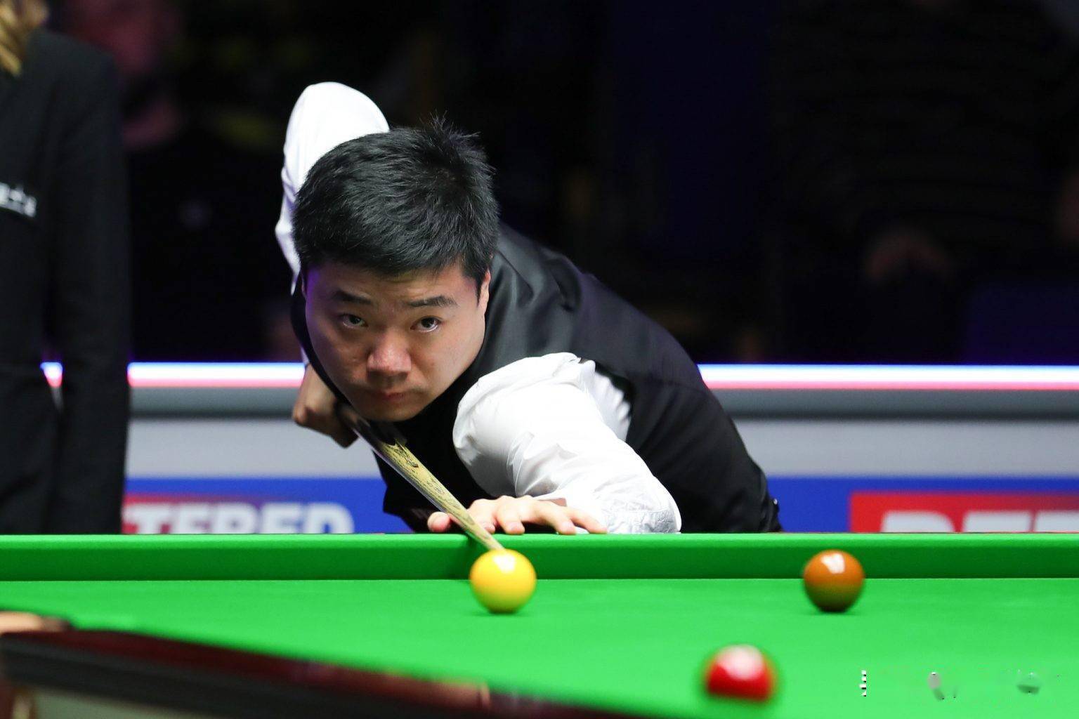 通过边路牵 通过边路牵