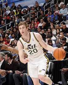 于硬地的场 于硬地的场